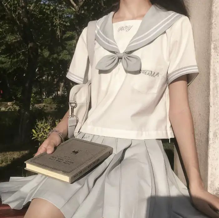丑小鸭天鹅